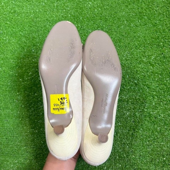 Vintage Salvatore Ferragamo Women's 8 Narrow Cream Pink Bow‎ Flat Heel Pump - Picture 6 of 8